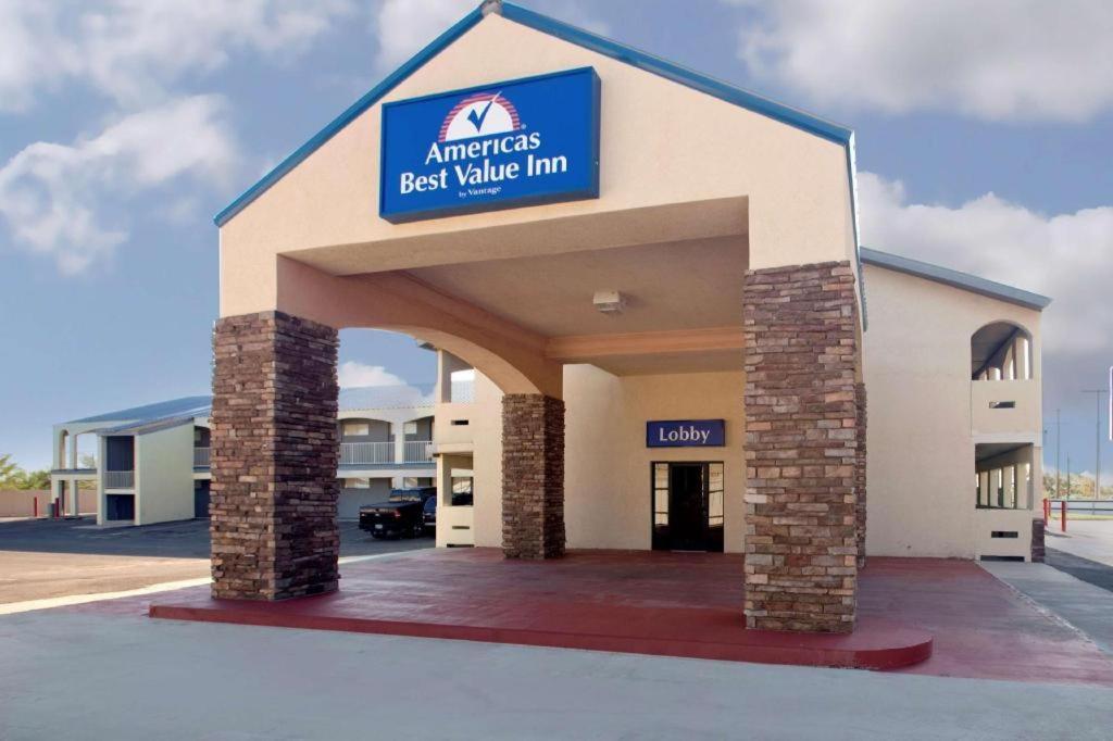 Americas Best Value Inn Midland photo 13
