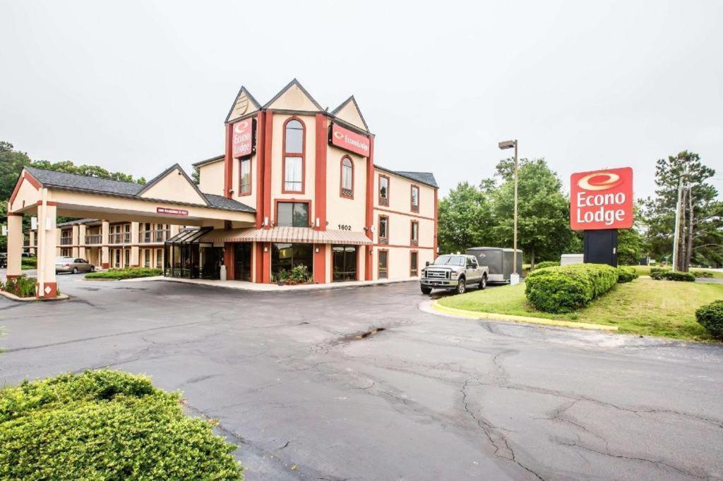 Econo Lodge South photo 10