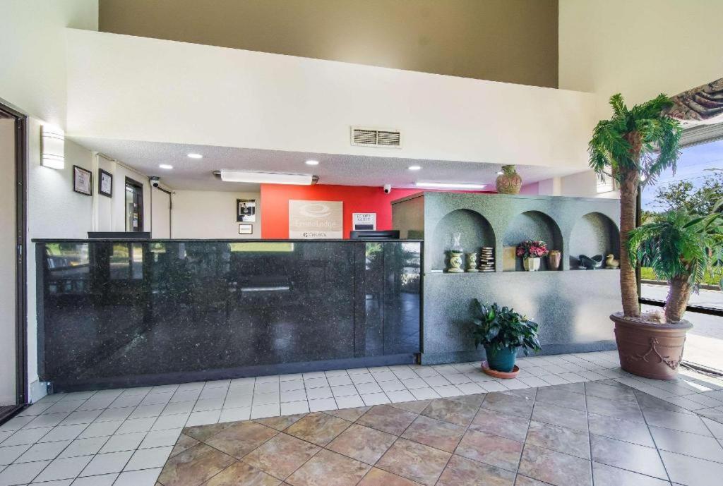 Econo Lodge South photo 24