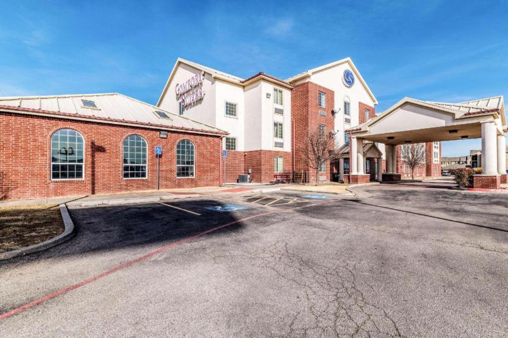 Comfort Suites photo 5