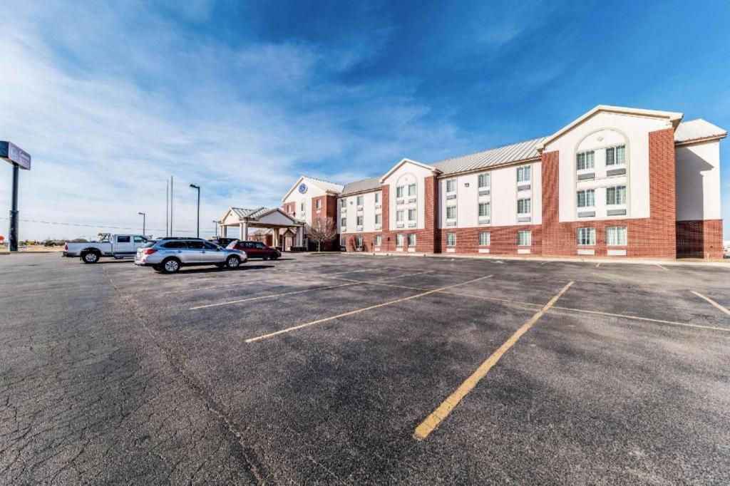 Comfort Suites photo 16