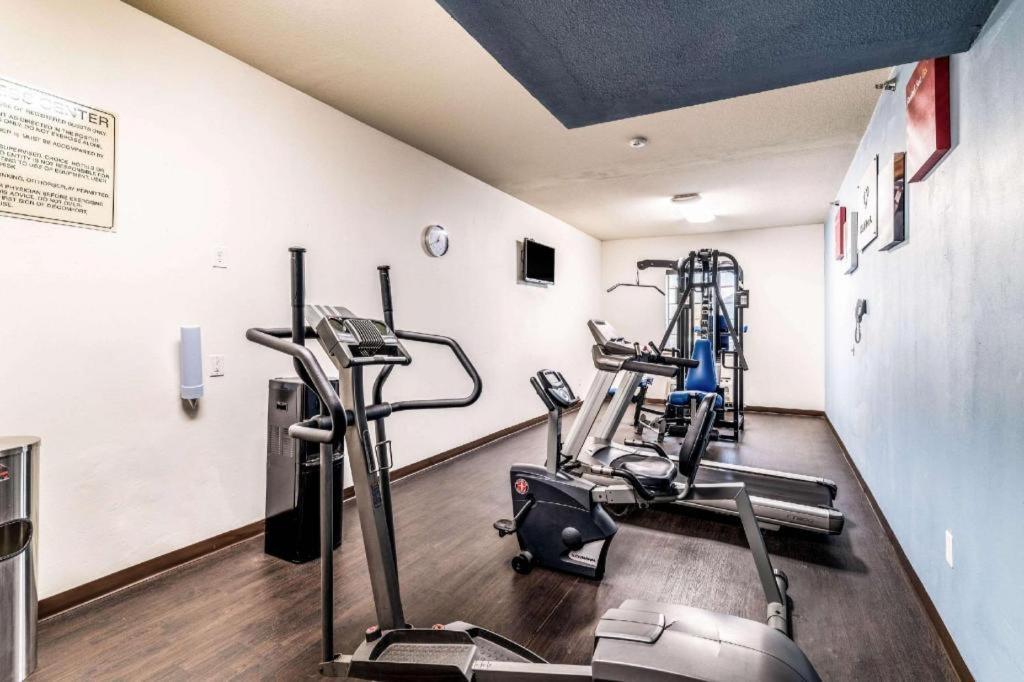 Comfort Suites photo 23