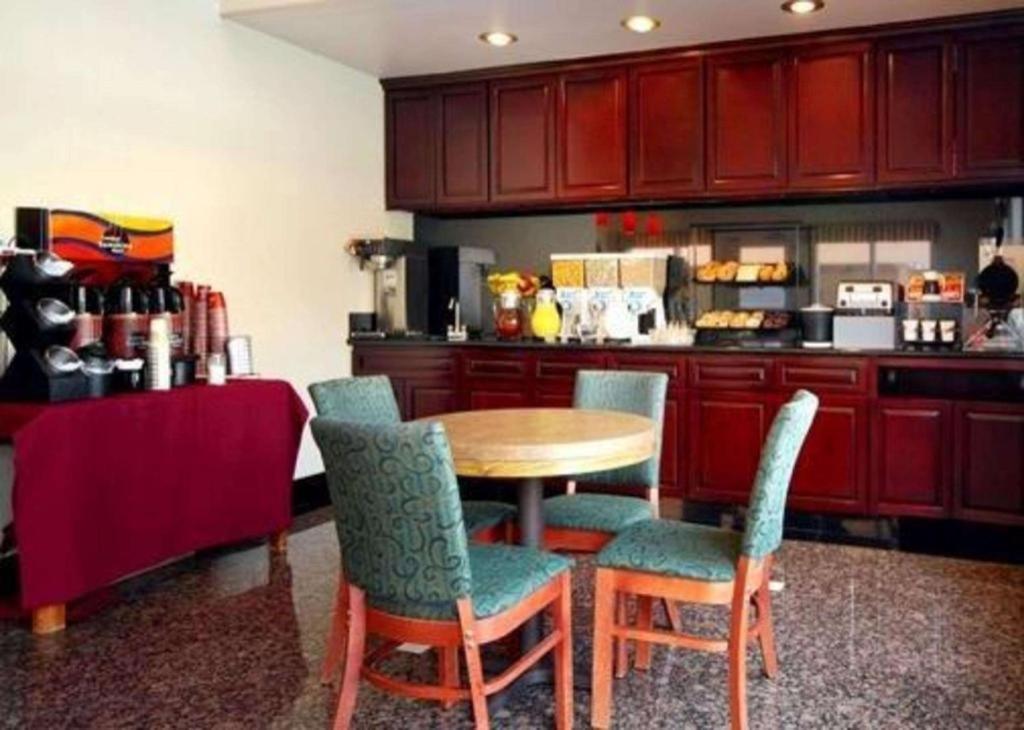 Quality Inn Near City of Hope photo 5