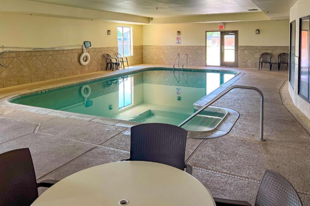 Comfort Inn and Suites Thatcher photo 7