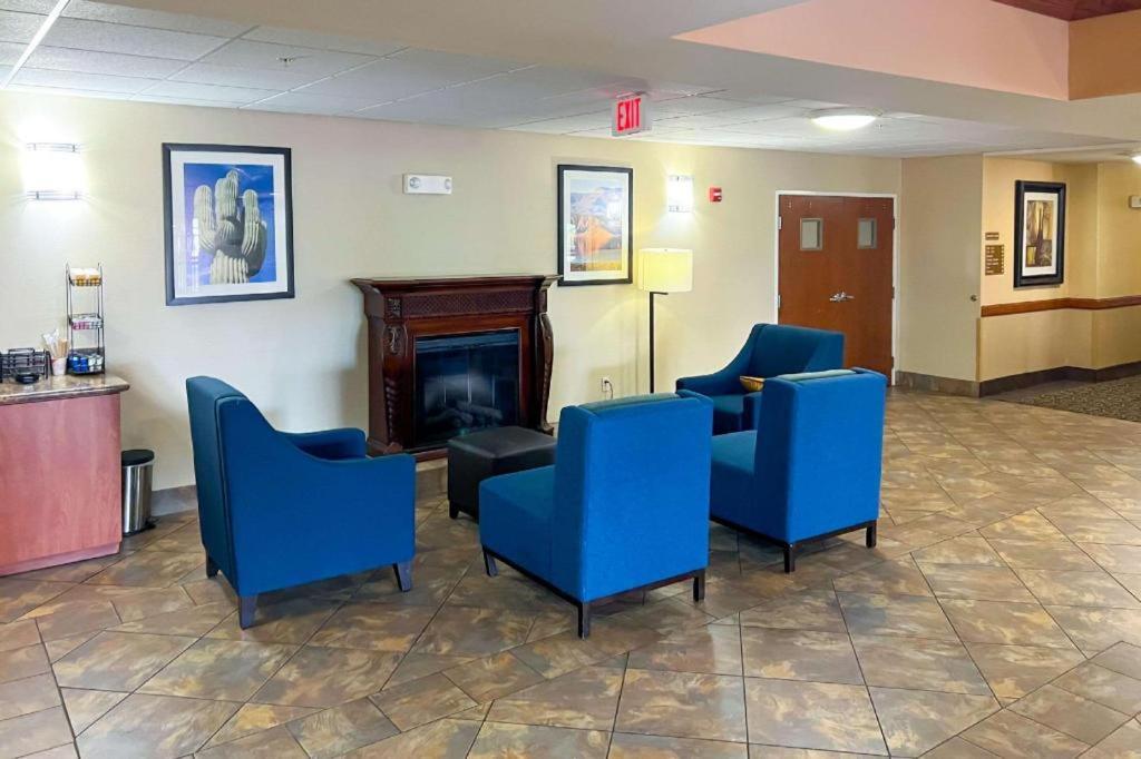 Comfort Inn and Suites Thatcher photo 13