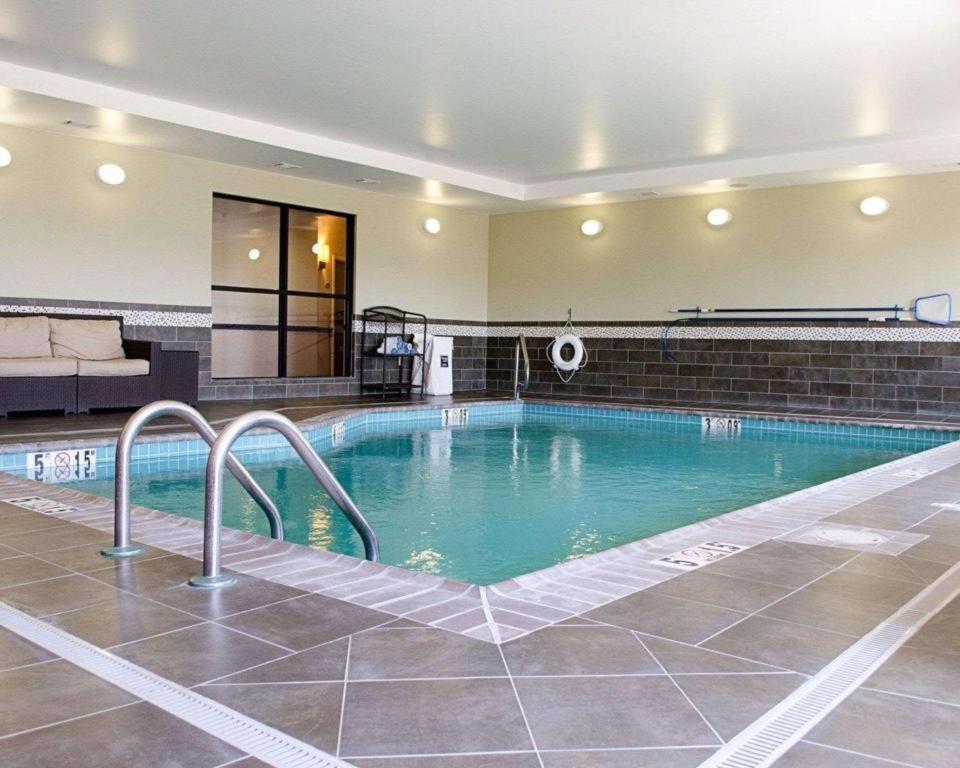 Comfort Suites photo 5