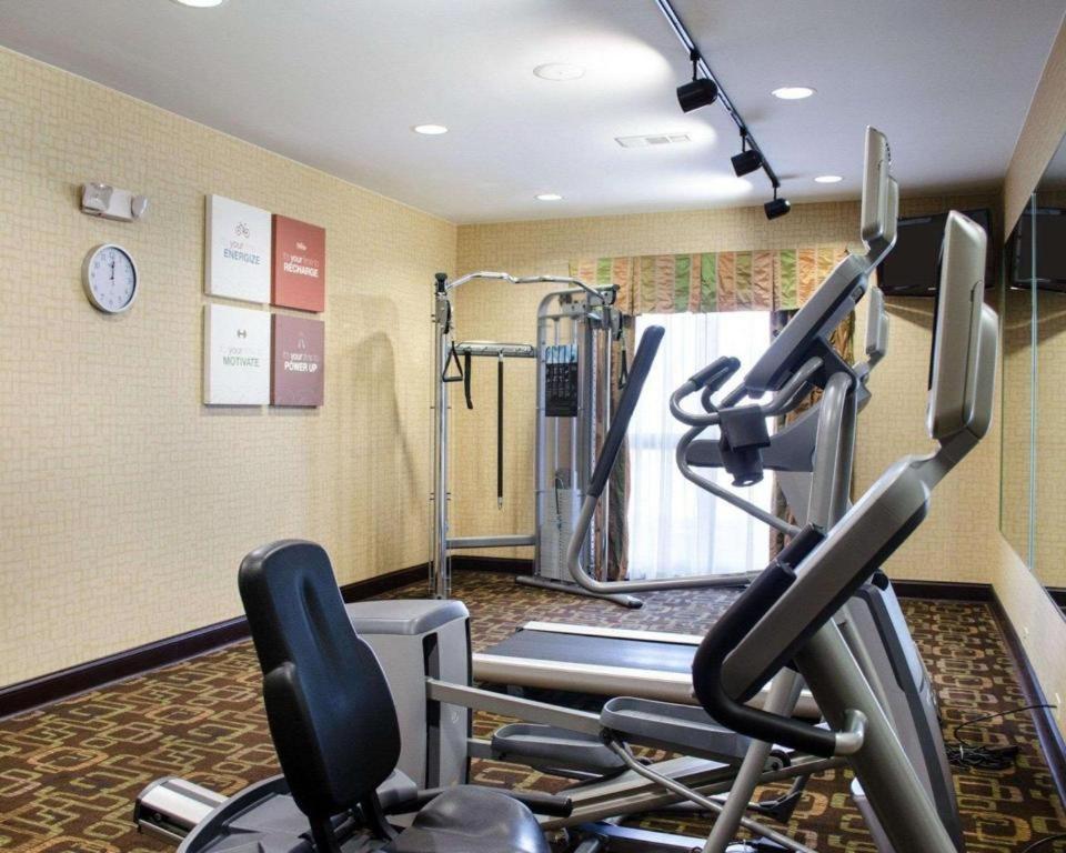 Comfort Suites photo 14