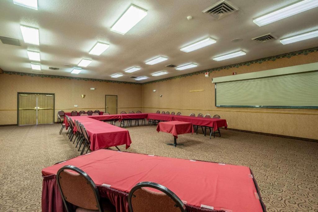 Quality Inn Mineral Point photo 12
