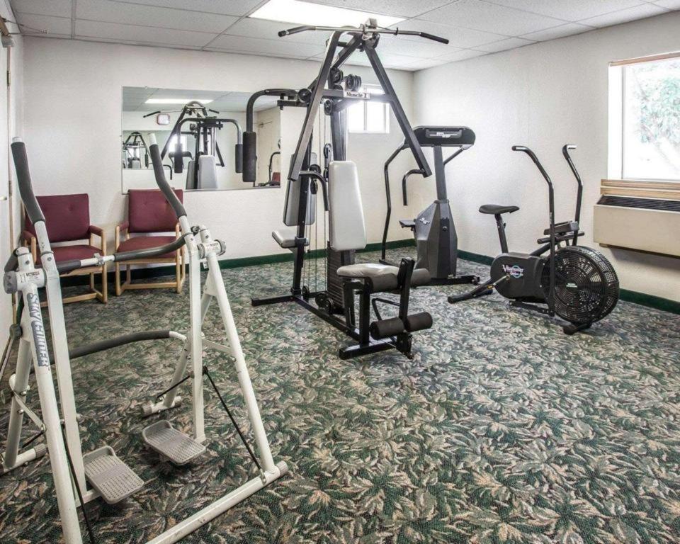 Rodeway Inn & Suites photo 8