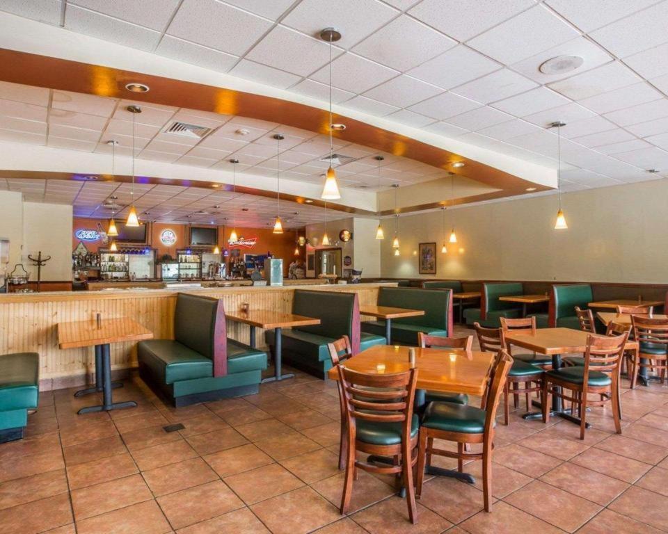 Quality Inn & Conference Center photo 14