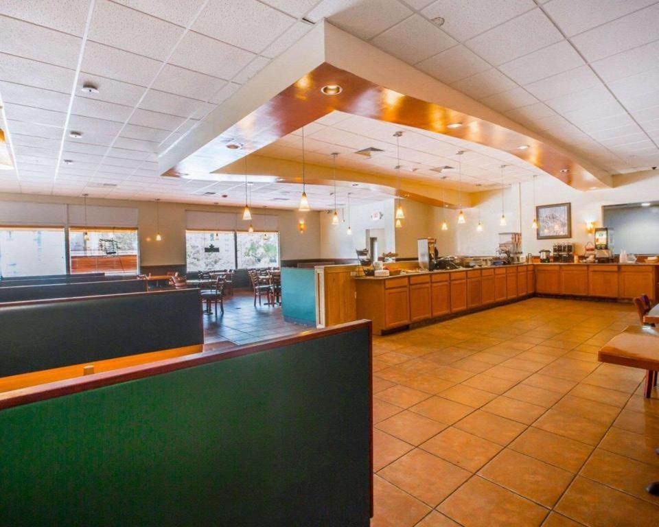 Quality Inn & Conference Center photo 15