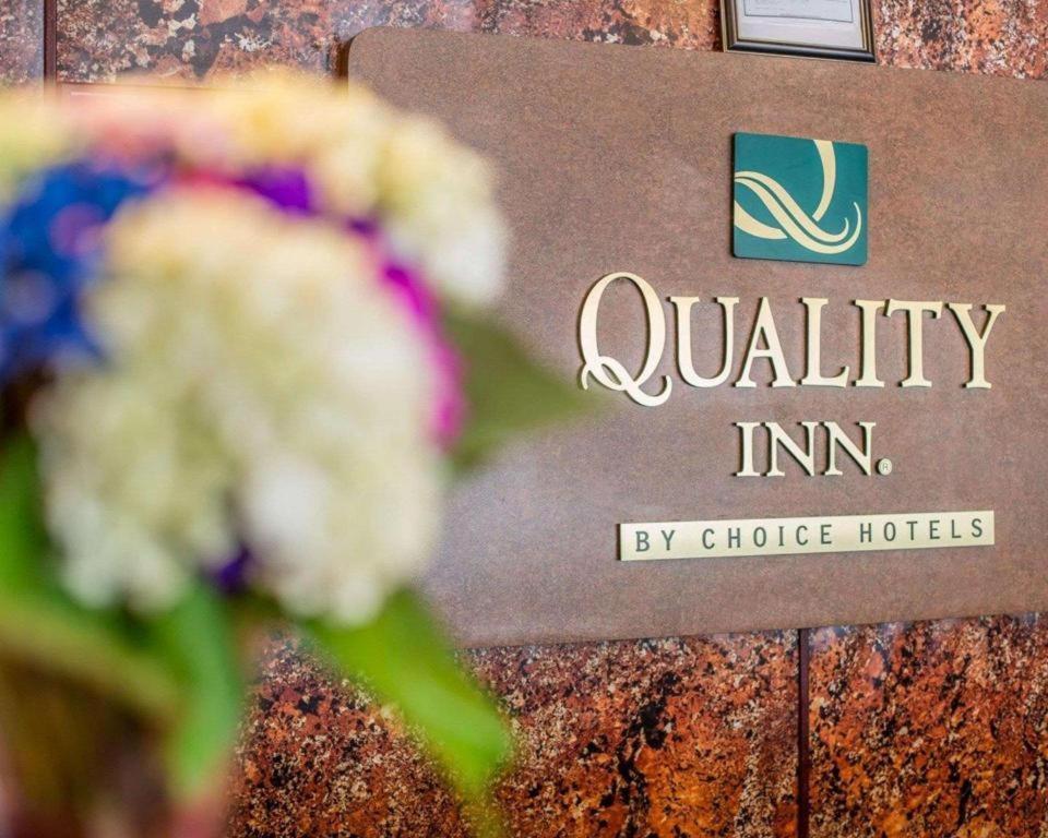 Quality Inn & Conference Center photo 2