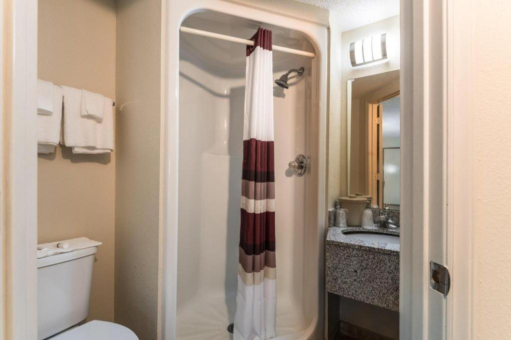 Red Roof Inn Lexington, NC photo 12