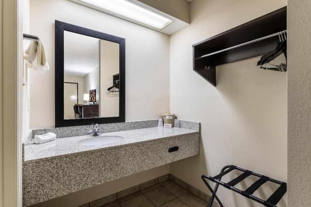 Red Roof Inn Lexington, NC photo 13