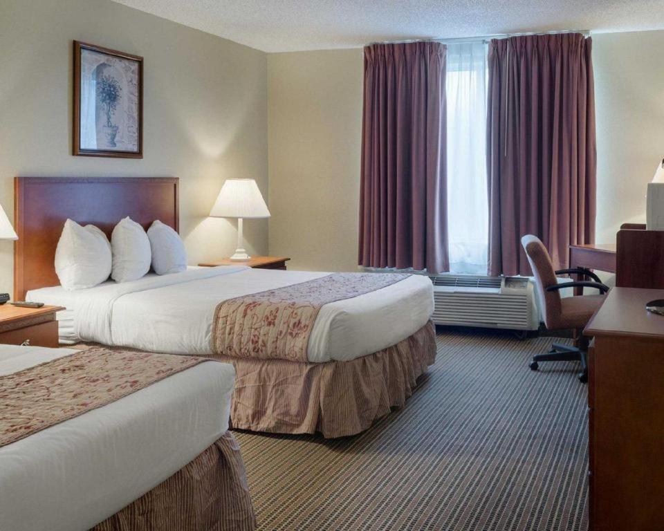Rodeway Inn photo 2