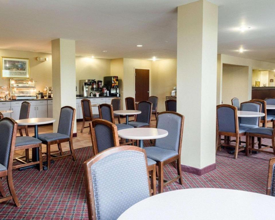 Rodeway Inn photo 3