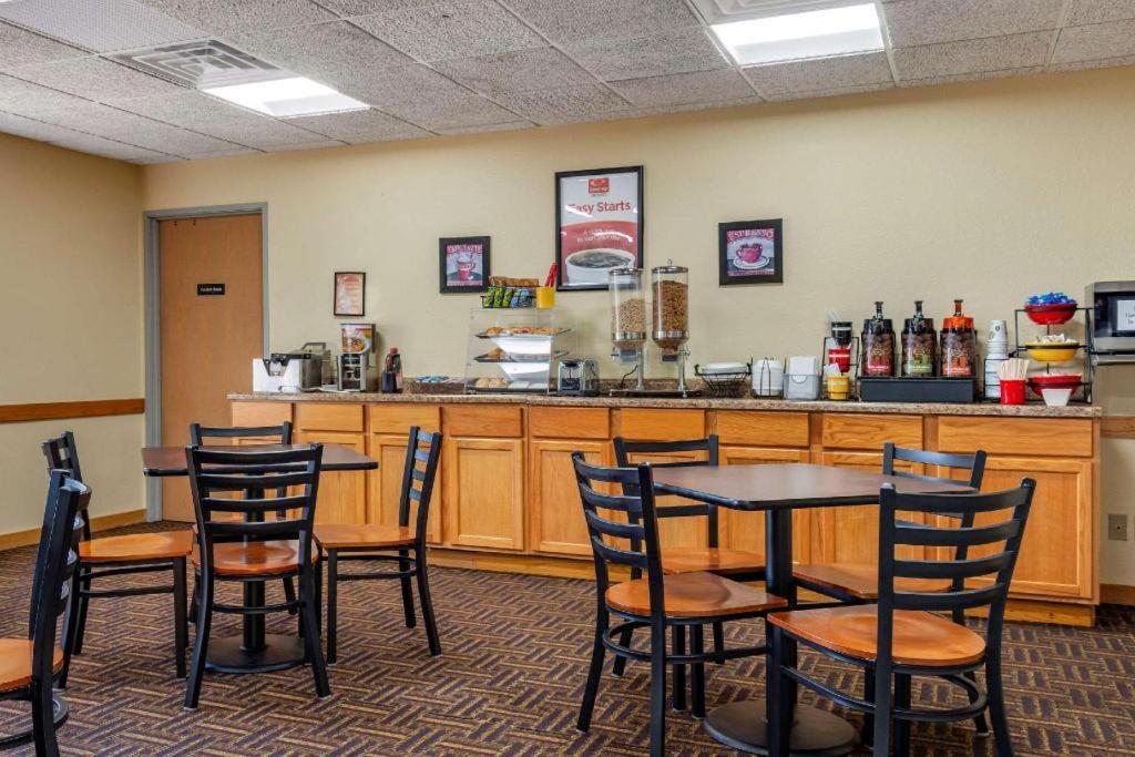 Econo Lodge photo 6