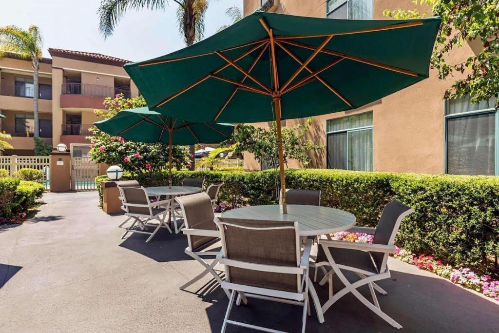 Ramada Suites by Wyndham San Diego photo 6