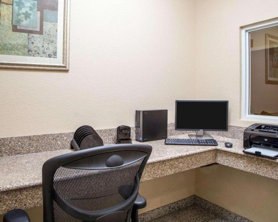 Suburban Extended Stay La Place photo 14