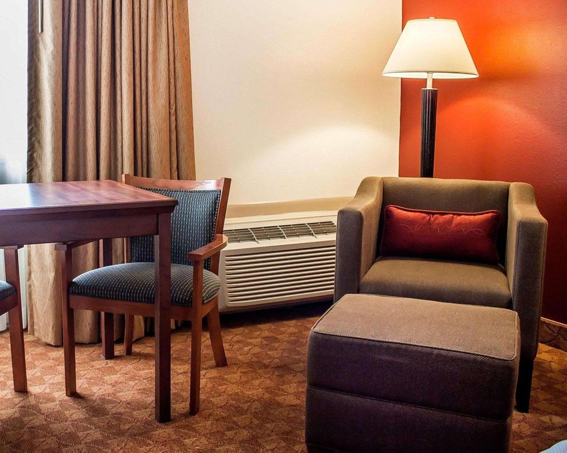 Quality Inn Lima Northeast photo 17