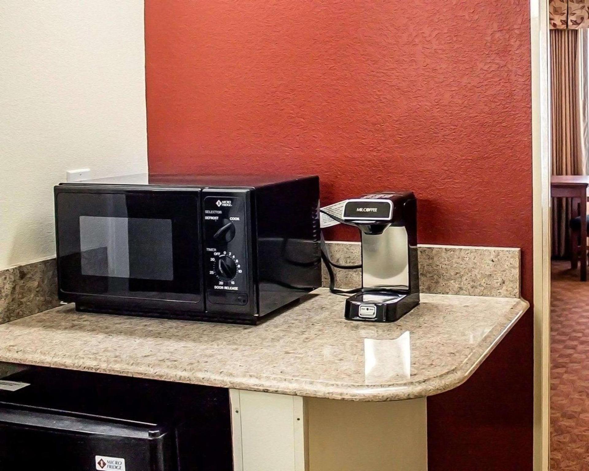 Quality Inn Lima Northeast photo 28