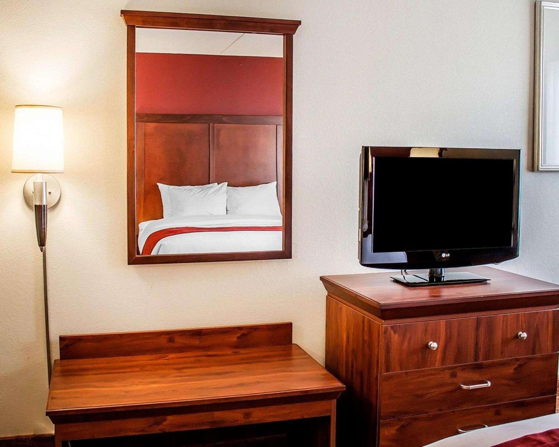 Quality Inn Lima Northeast photo 36