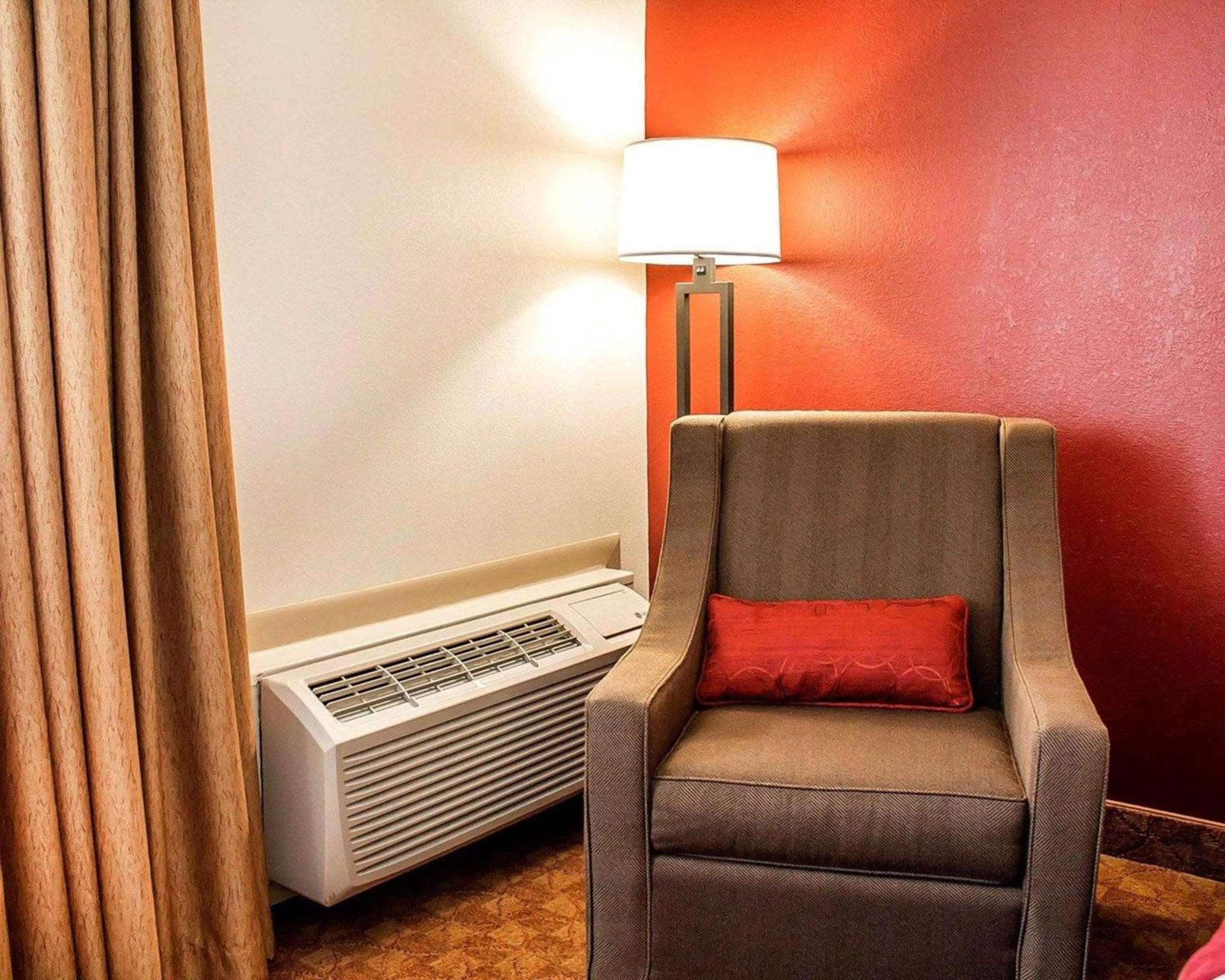 Quality Inn Lima Northeast photo 25