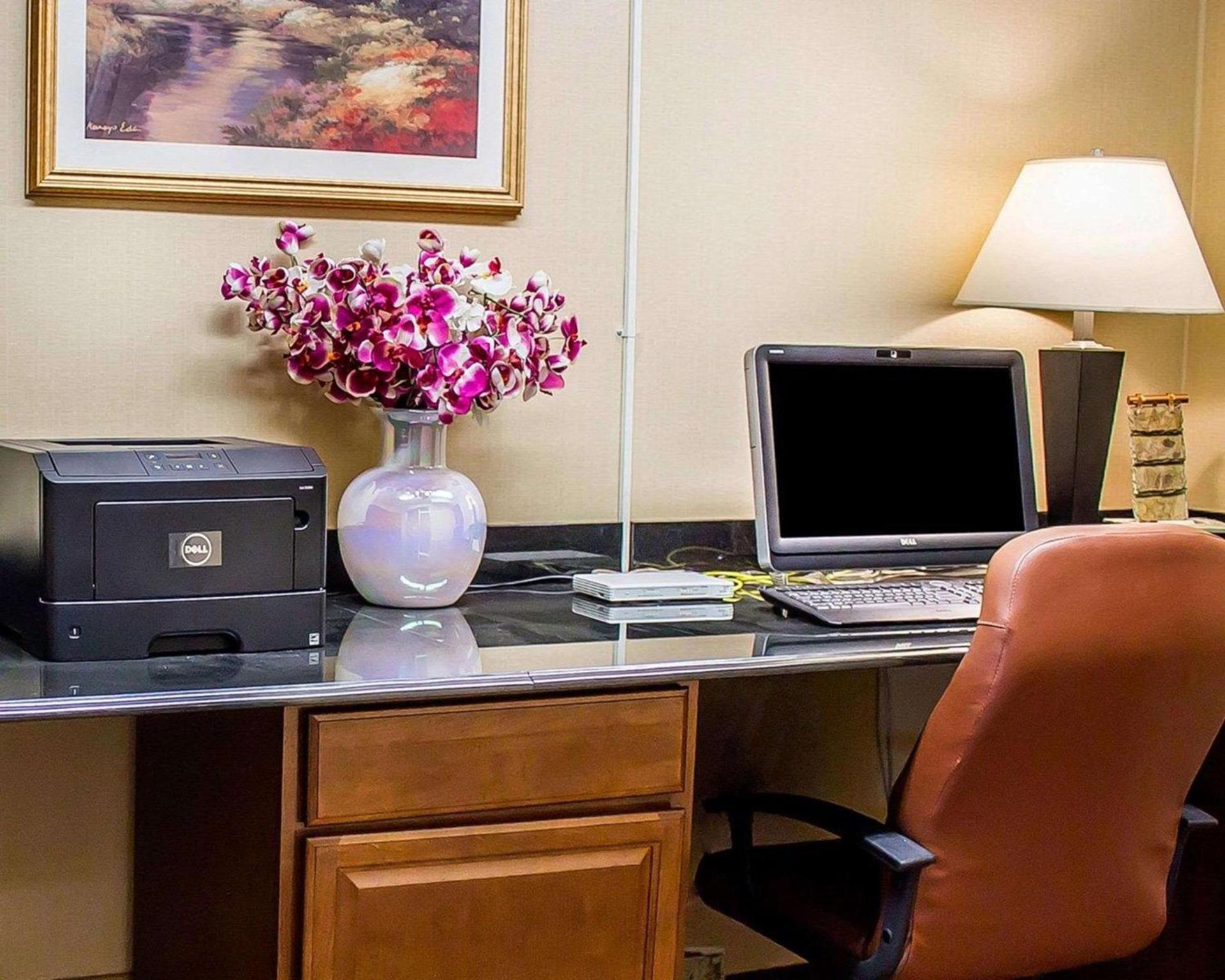 Quality Inn Lima Northeast photo 27