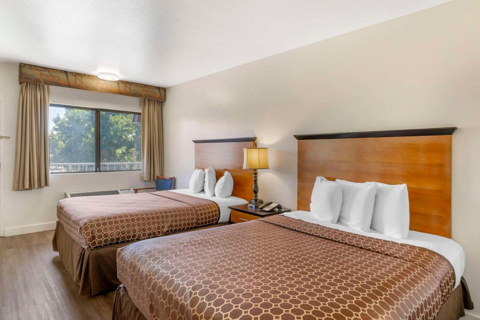 Rodeway Inn at Nevada State Capitol photo 15
