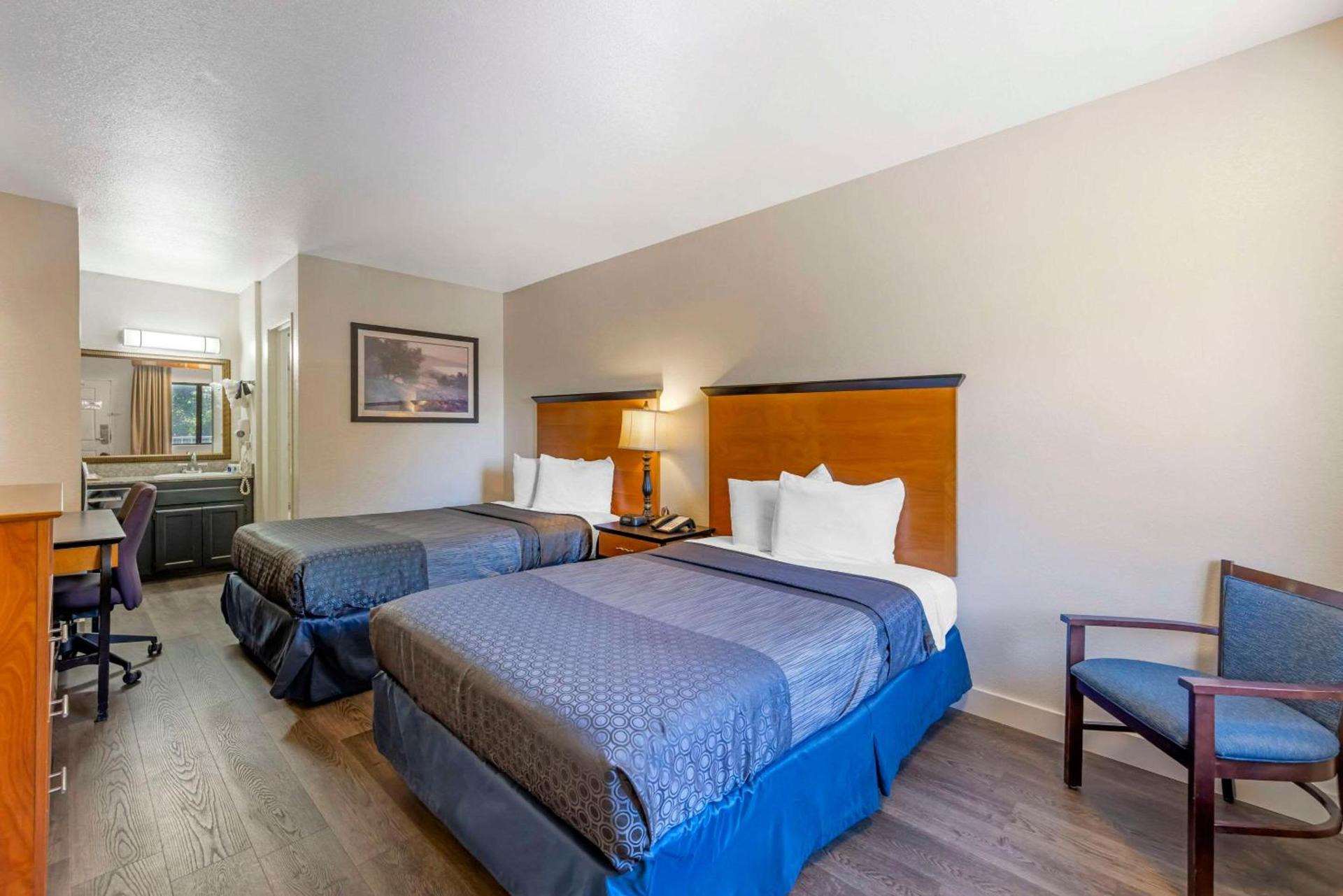 Rodeway Inn at Nevada State Capitol photo 18