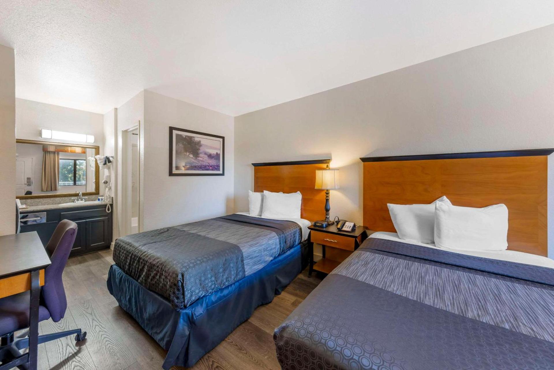 Rodeway Inn at Nevada State Capitol photo 19