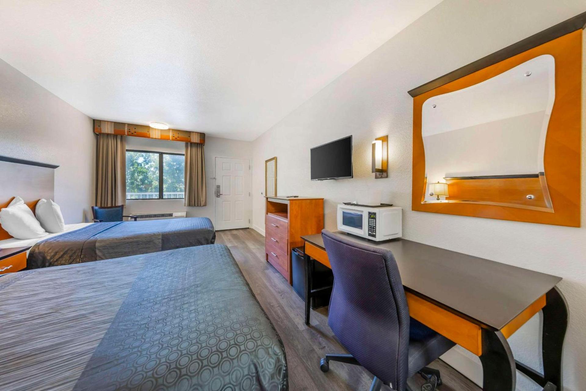Rodeway Inn at Nevada State Capitol photo 20
