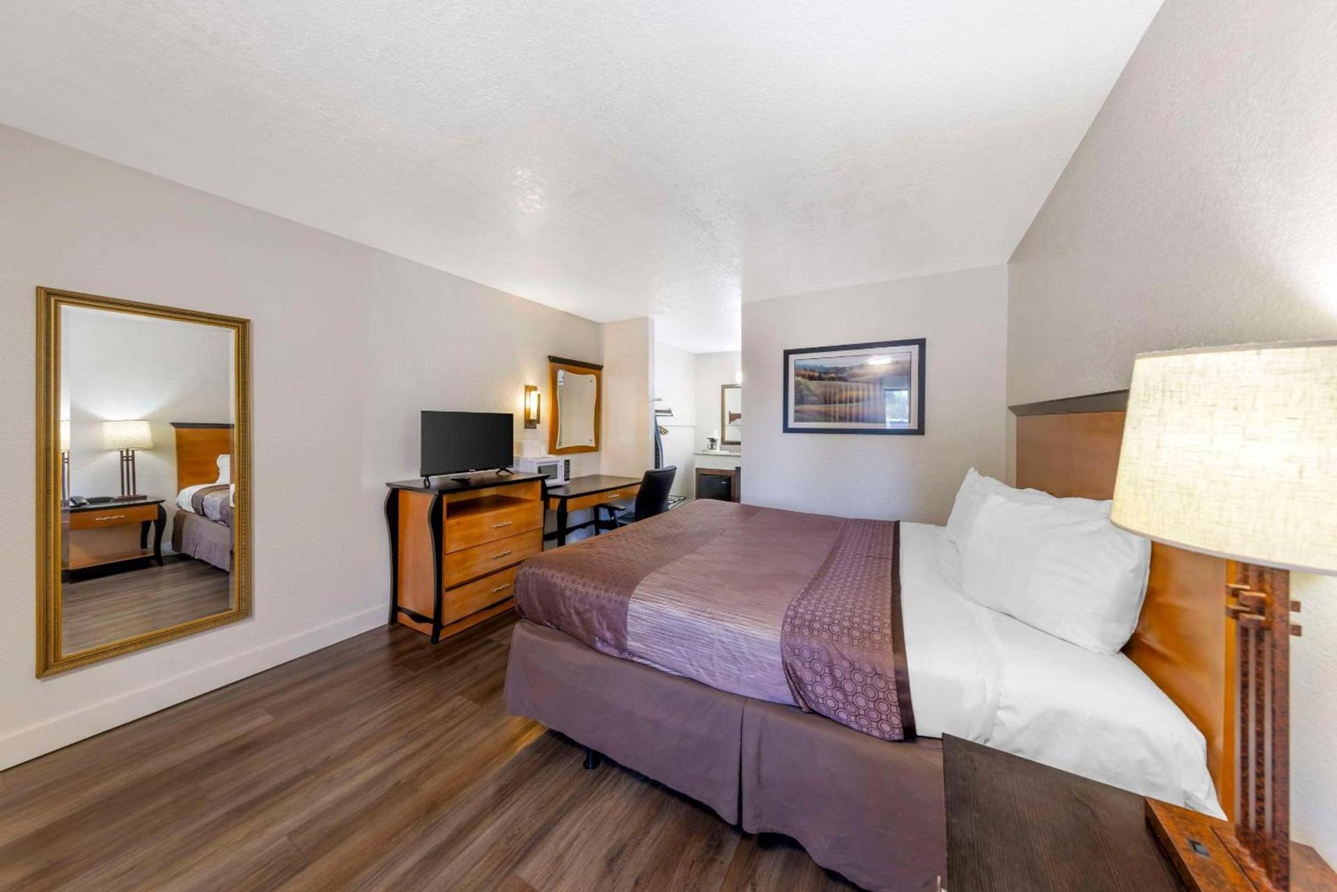 Rodeway Inn at Nevada State Capitol photo 24
