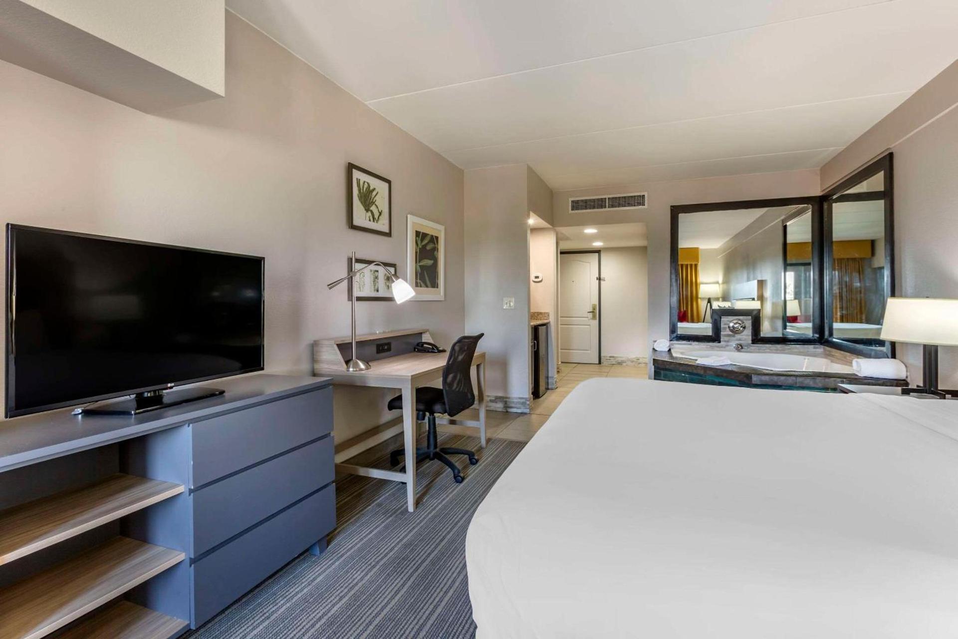 Country Inn & Suites by Radisson, Mesa, AZ photo 27
