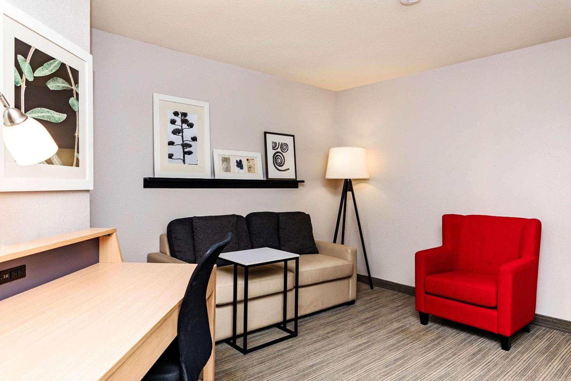 Country Inn & Suites by Radisson, Appleton Airport - Fox River Mall Area photo 6