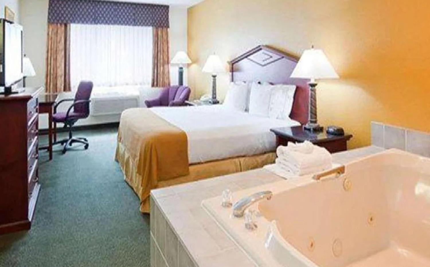 Blue Way Inn Eagan Extended Stay Minneapolis Airport Eagan North MN photo 8