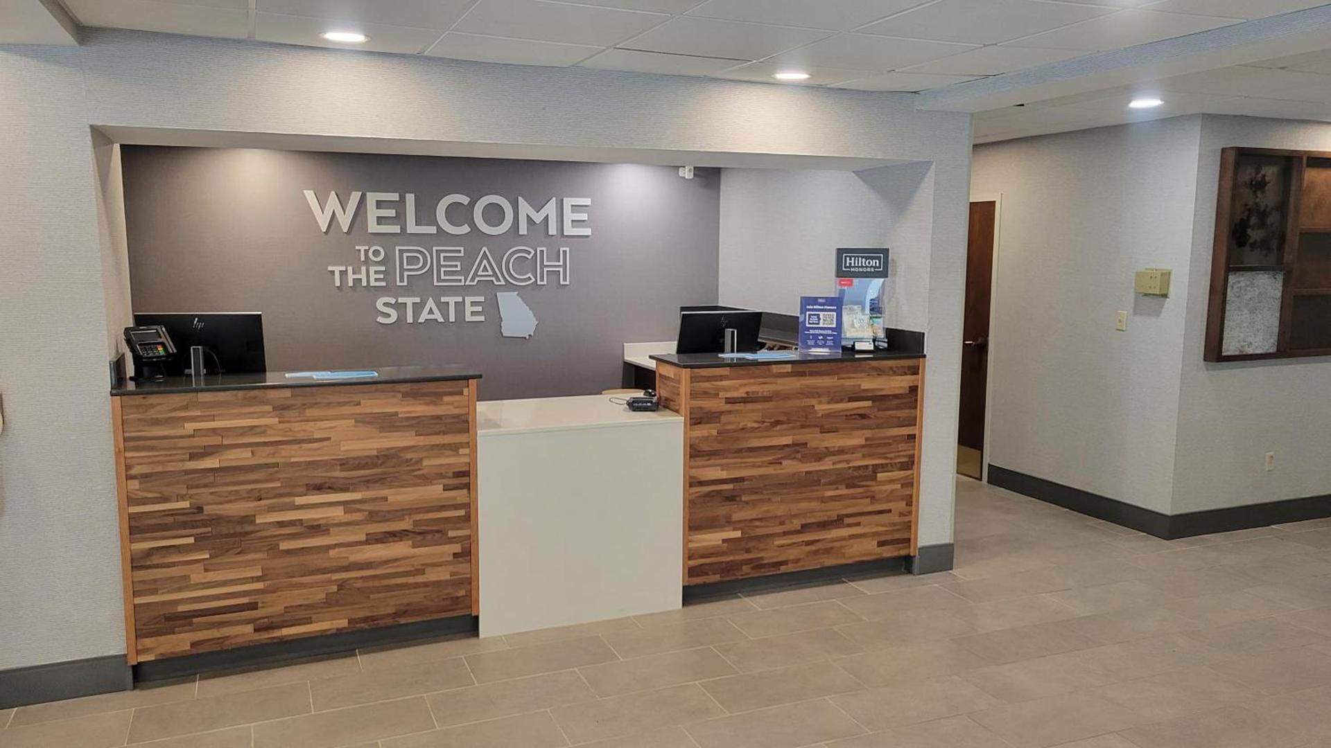 Hampton Inn Commerce photo 2