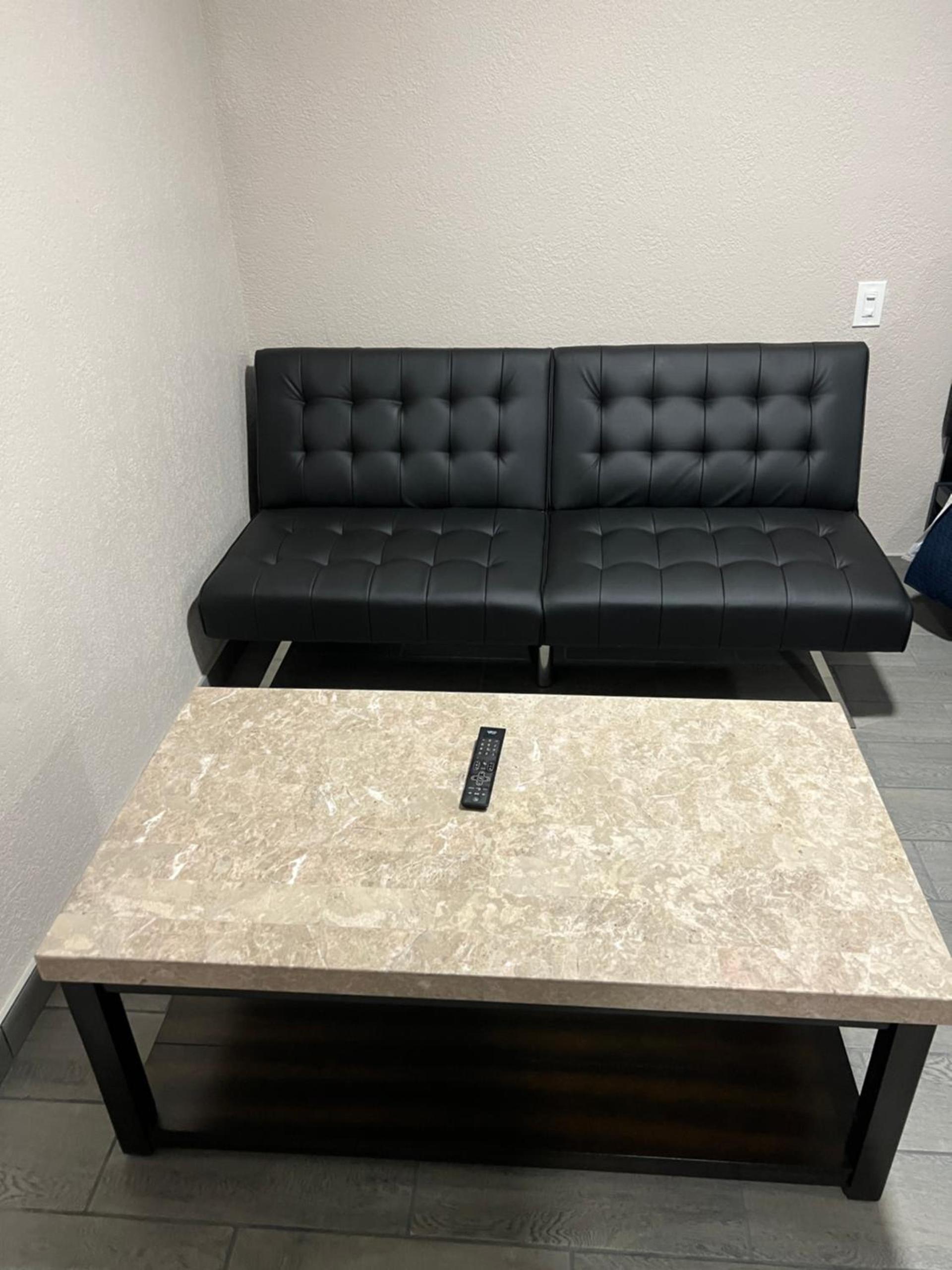 Lone Oak Studio Suites photo 9