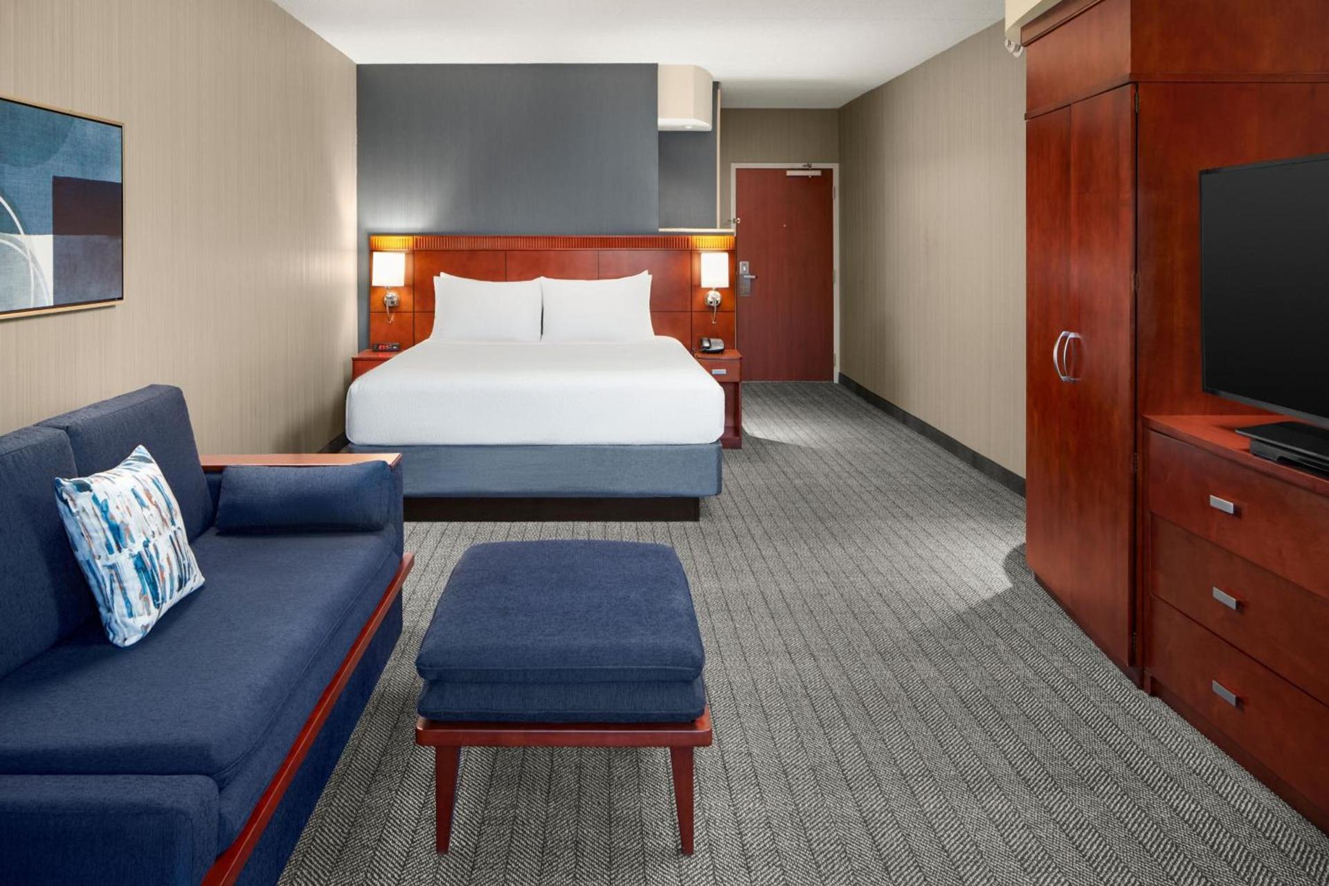 Courtyard by Marriott Winchester Medical Center photo 12