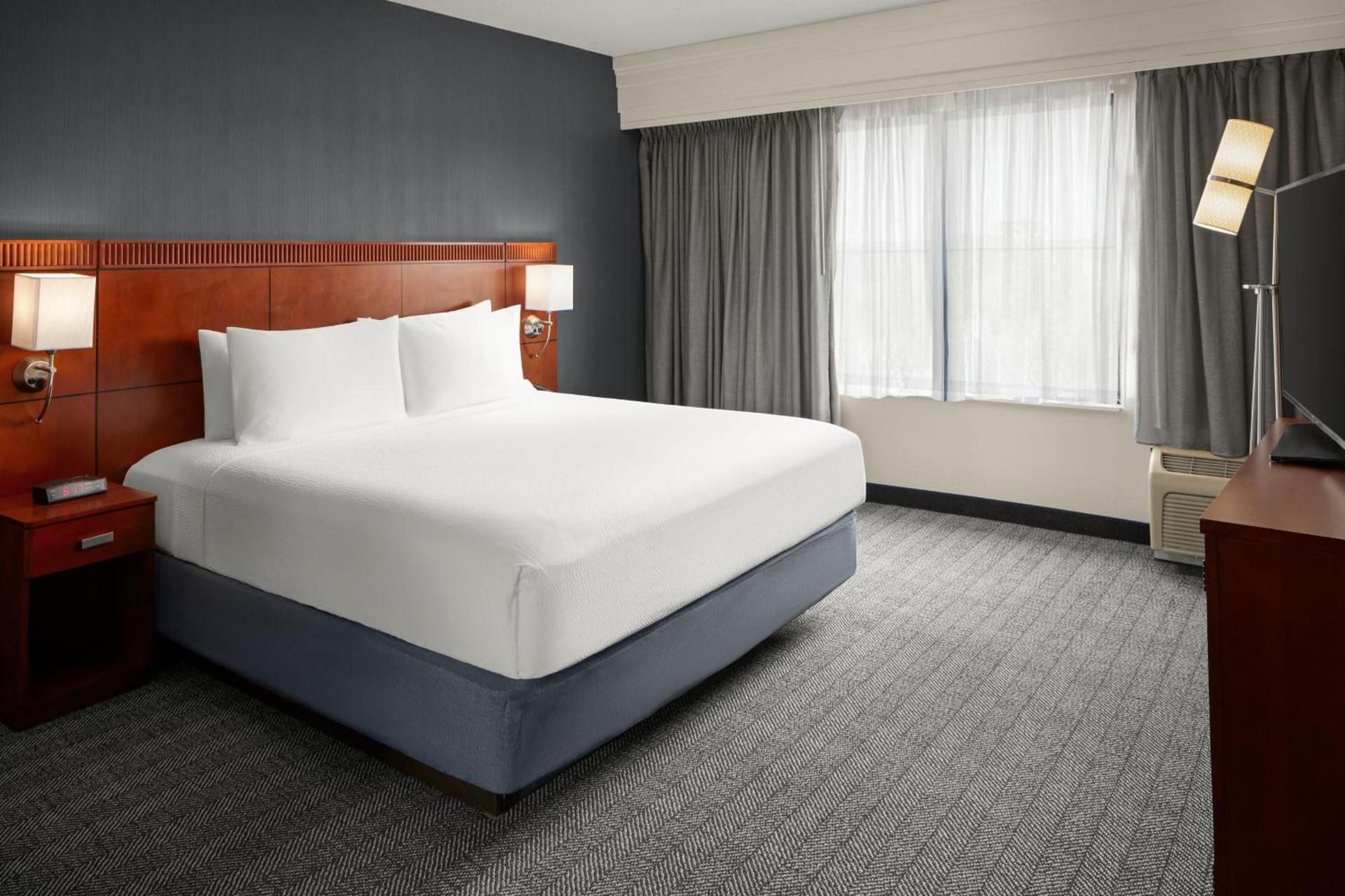 Courtyard by Marriott Winchester Medical Center photo 16