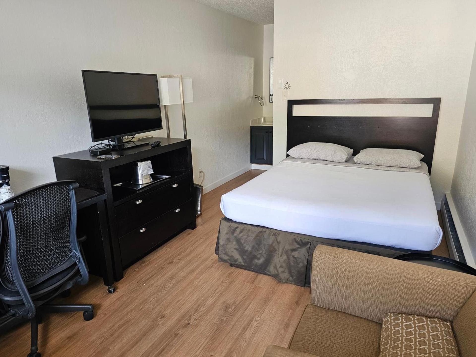 H&H Motor Lodge photo 4
