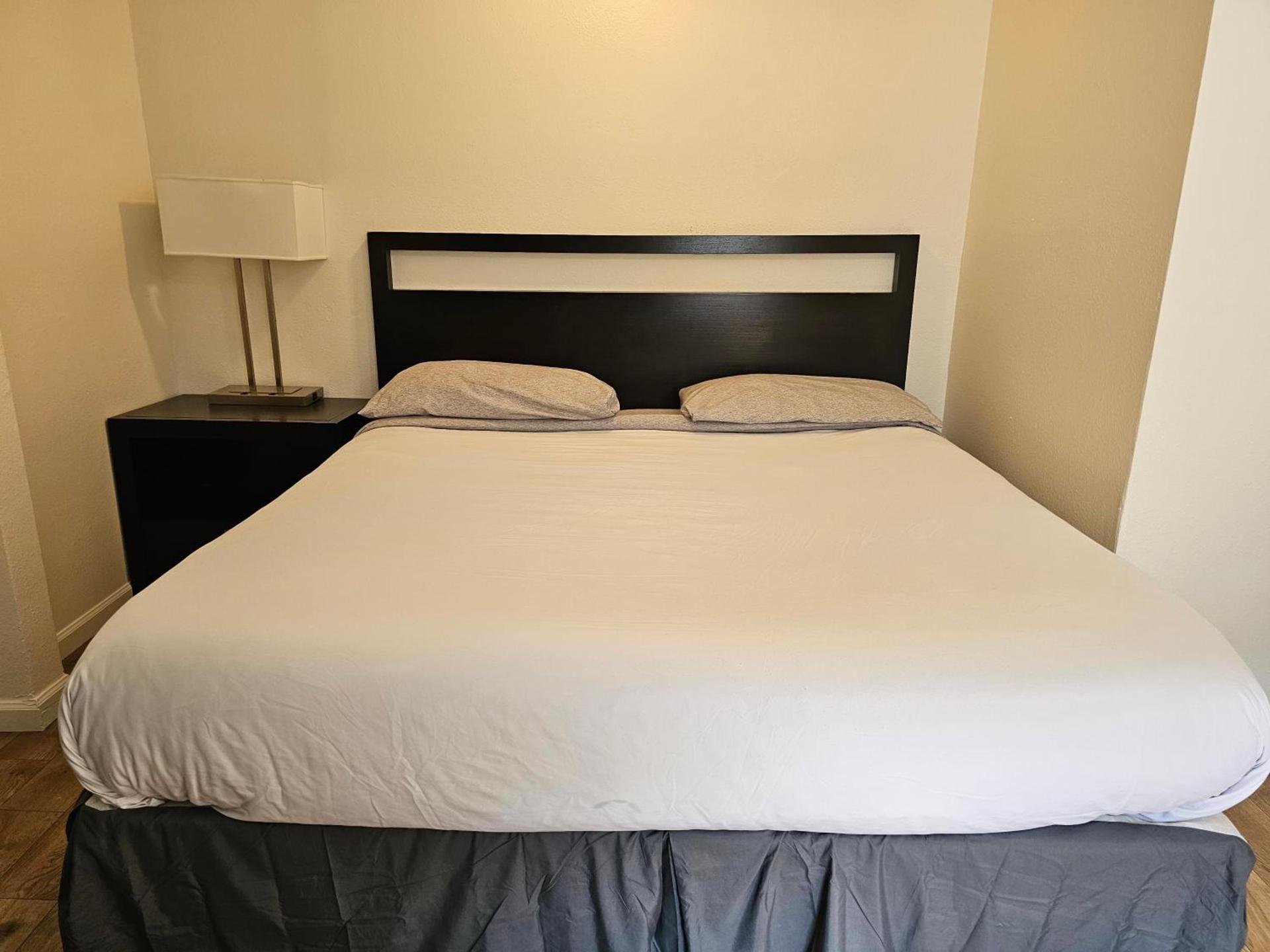 H&H Motor Lodge photo 12