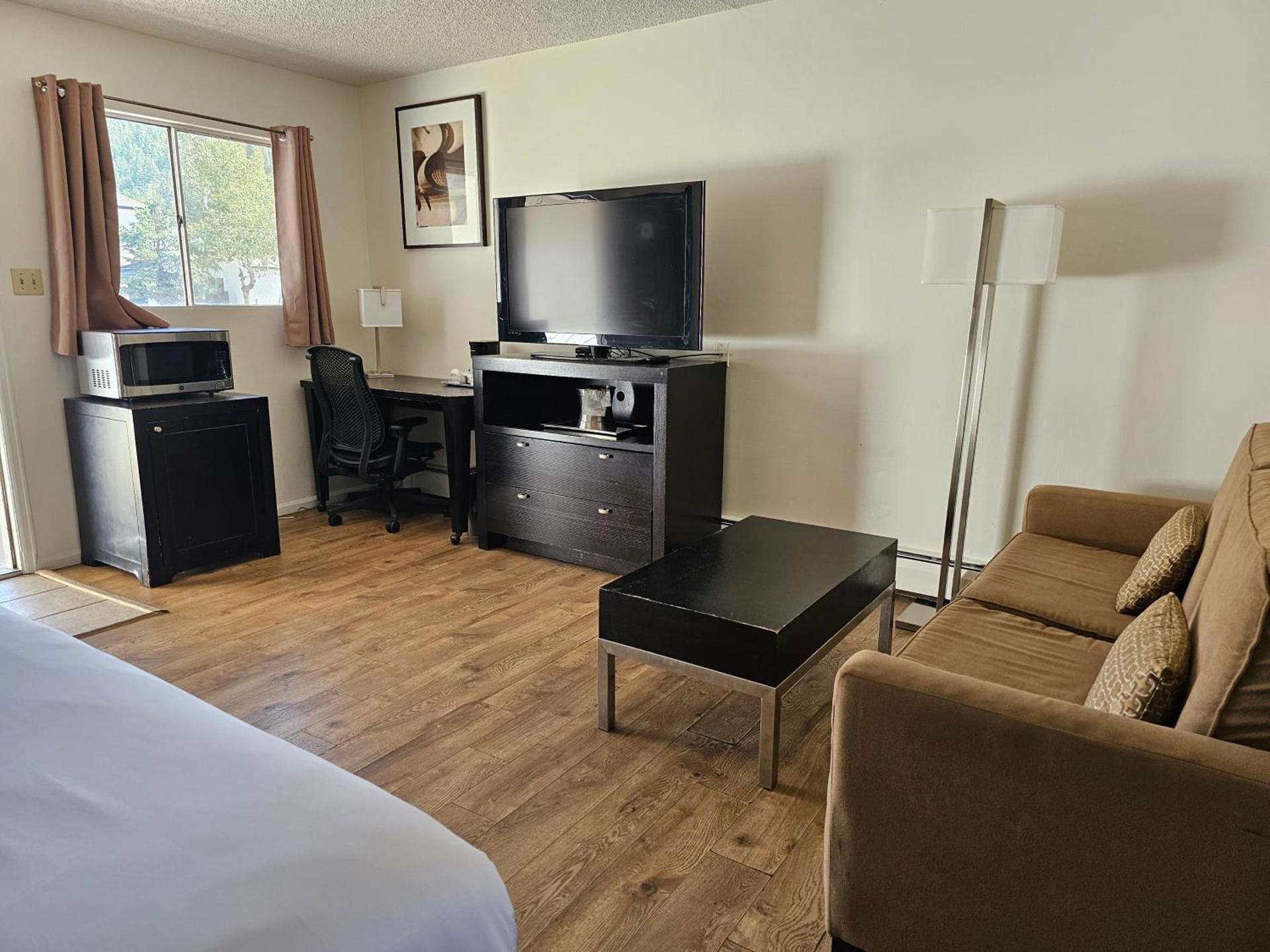 H&H Motor Lodge photo 16