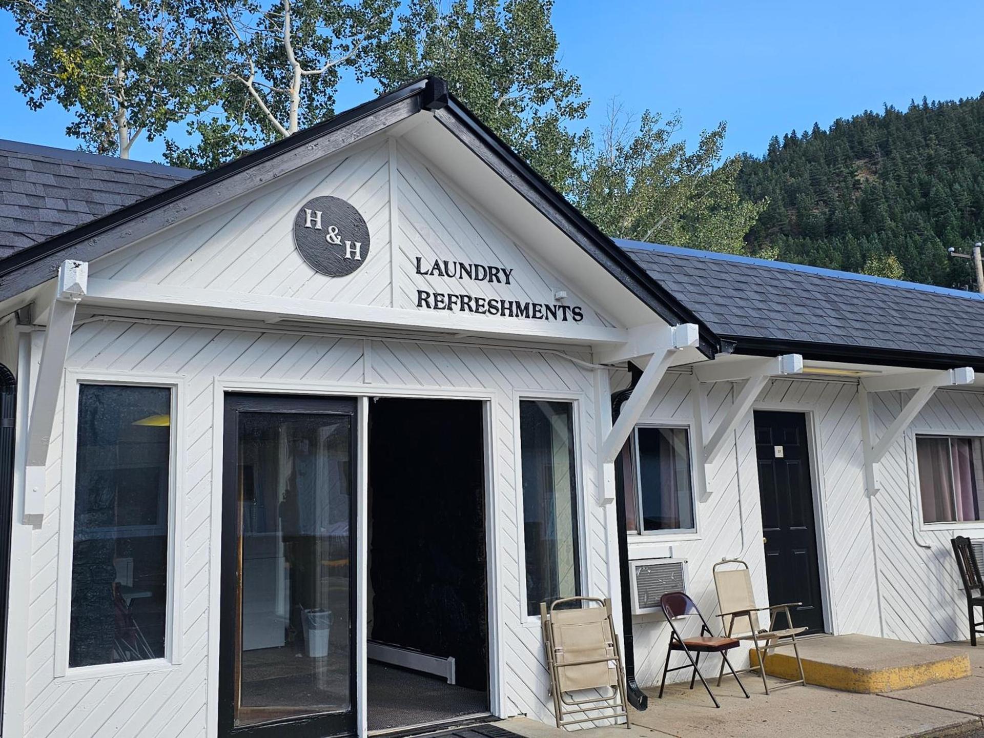H&H Motor Lodge photo 20