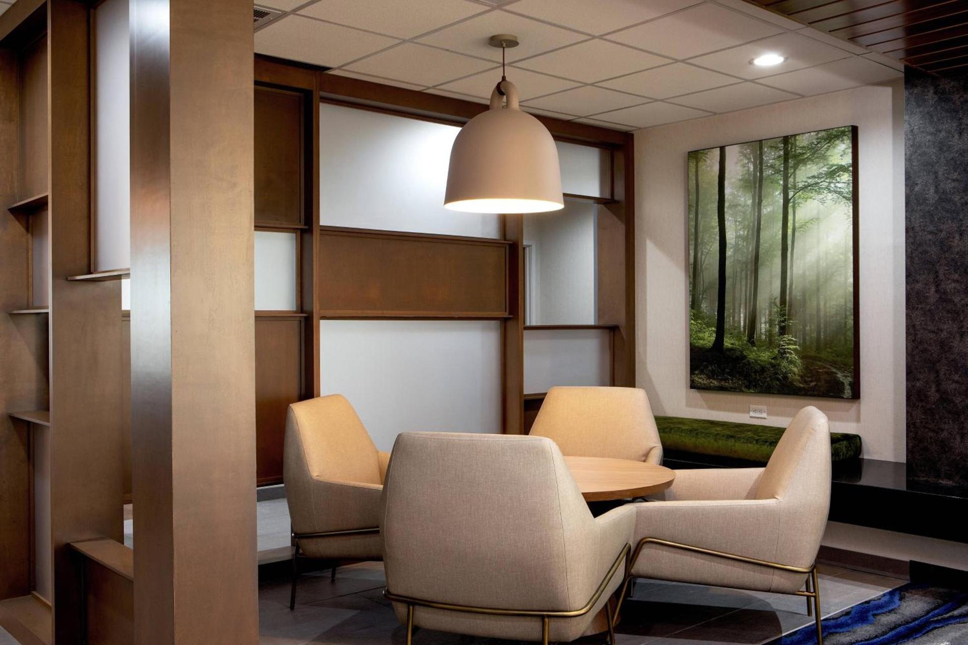 Fairfield Inn & Suites by Marriott McPherson photo 4