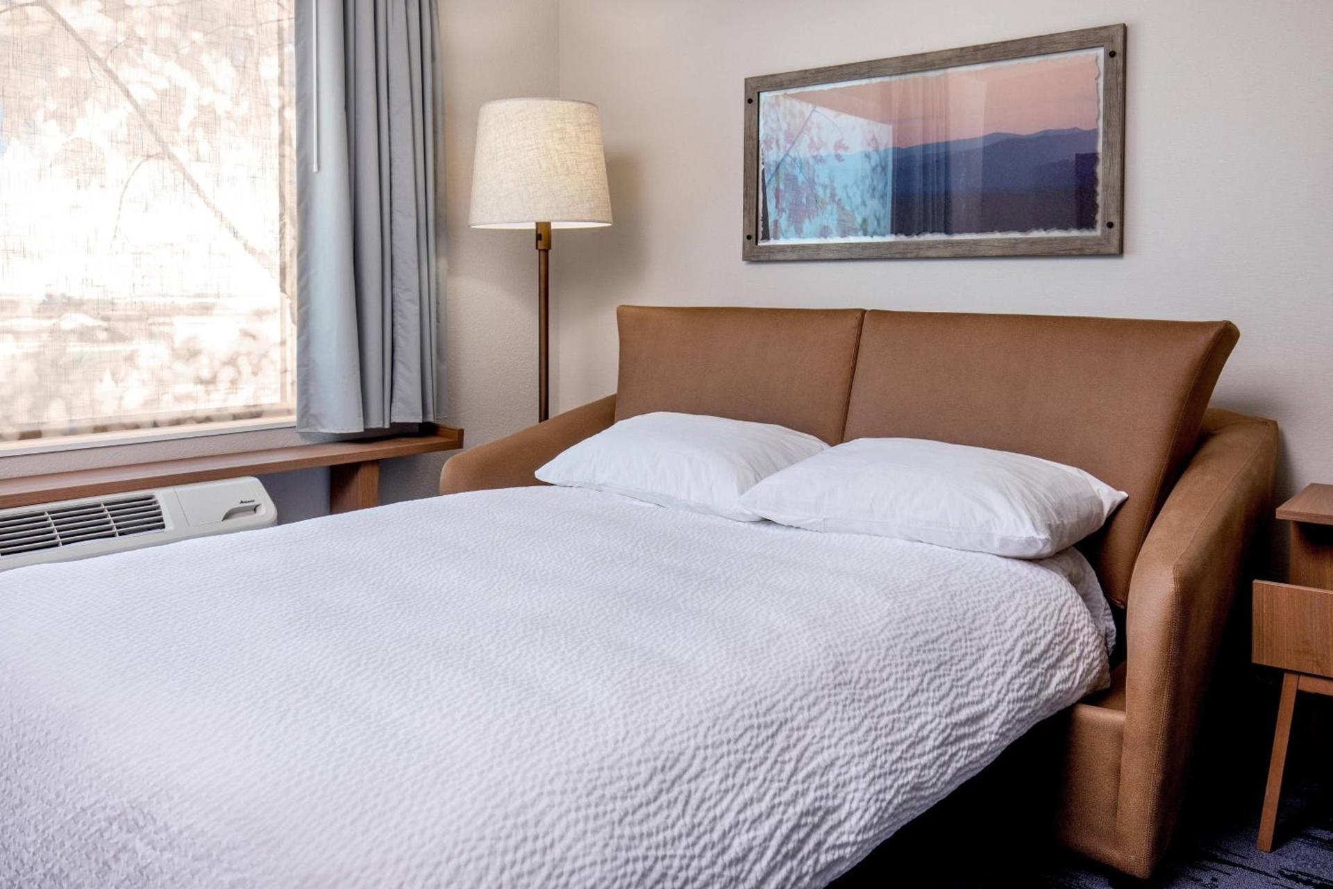 Fairfield Inn & Suites by Marriott McPherson photo 11
