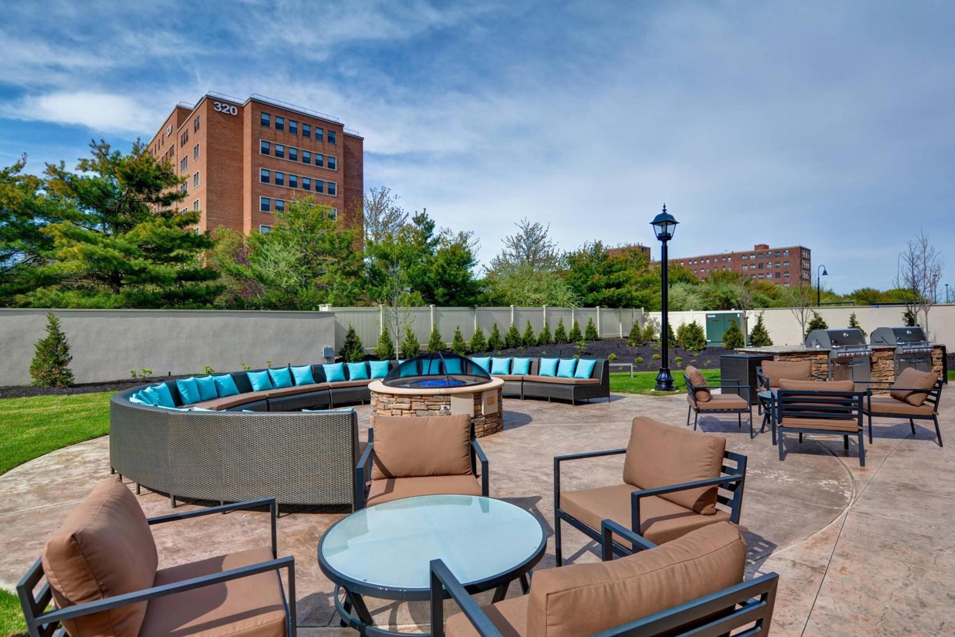 Courtyard by Marriott Long Island Islip/Courthouse Complex photo 15