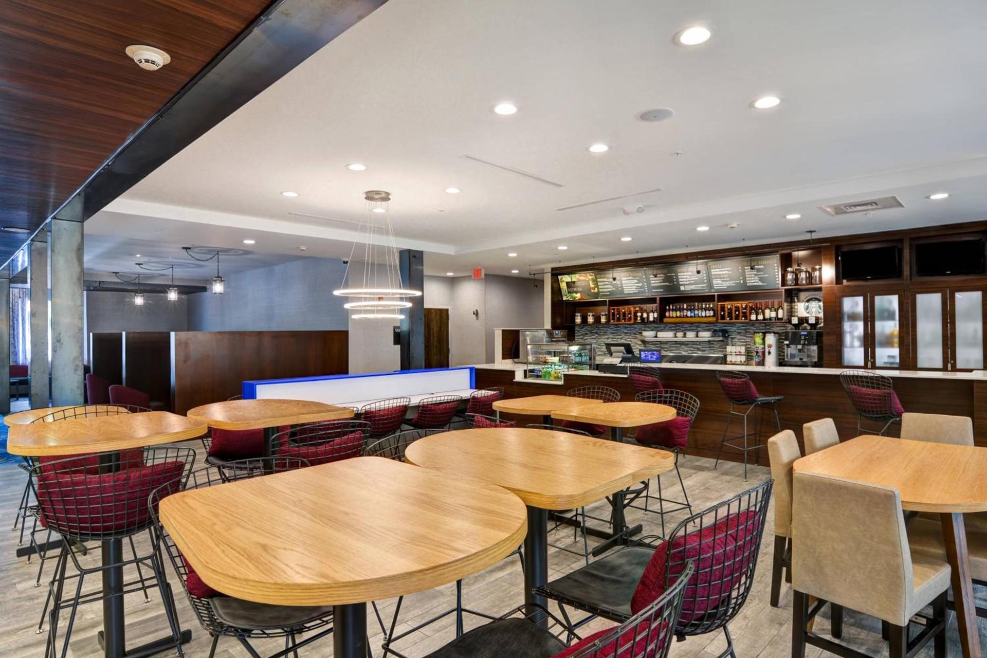 Courtyard by Marriott Long Island Islip/Courthouse Complex photo 23