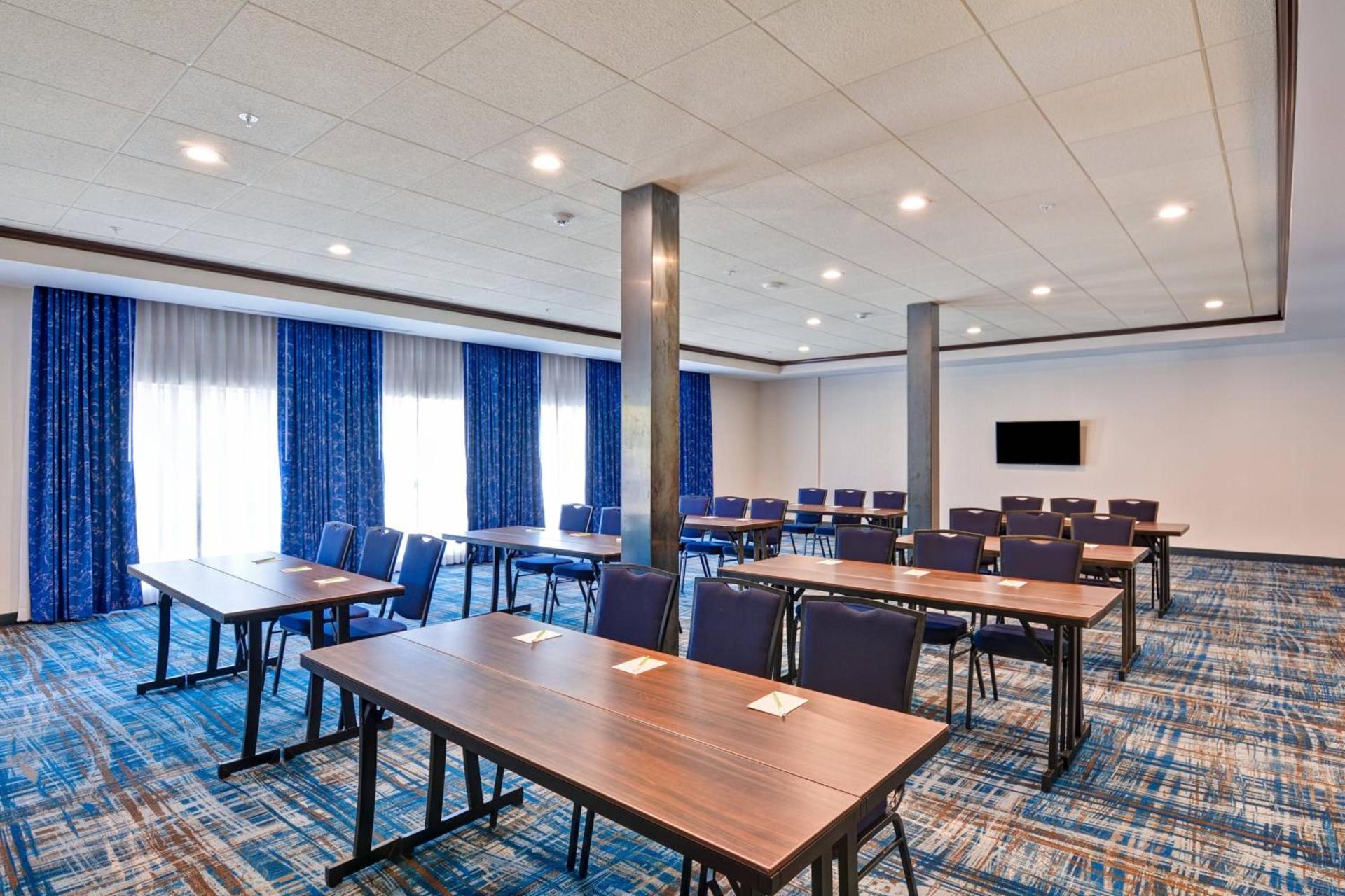 Courtyard by Marriott Long Island Islip/Courthouse Complex photo 34