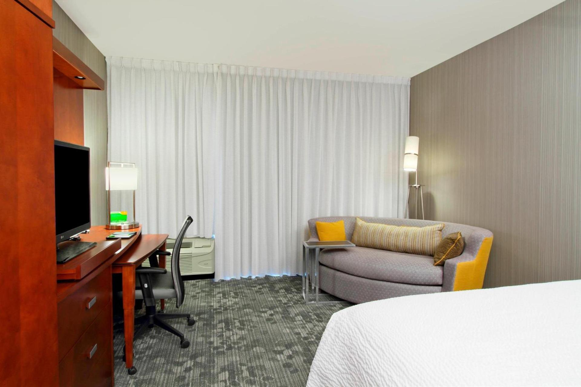 Courtyard by Marriott Victoria photo 6